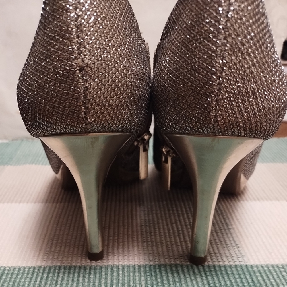 Bandolino Shimmering Gold Peep-Toe Heels - Picture 5 of 5